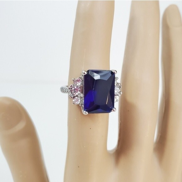 Silver Blue rhinestones Cocktail Ring size 6 - Picture 3 of 8